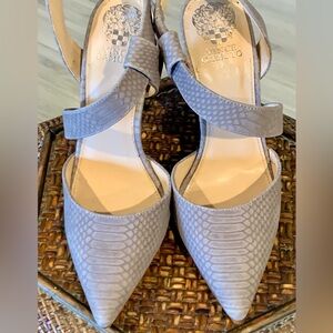 Vince Camuto Grey Reptile Print Sling Back 4” Heels Sz 8.5 Clean